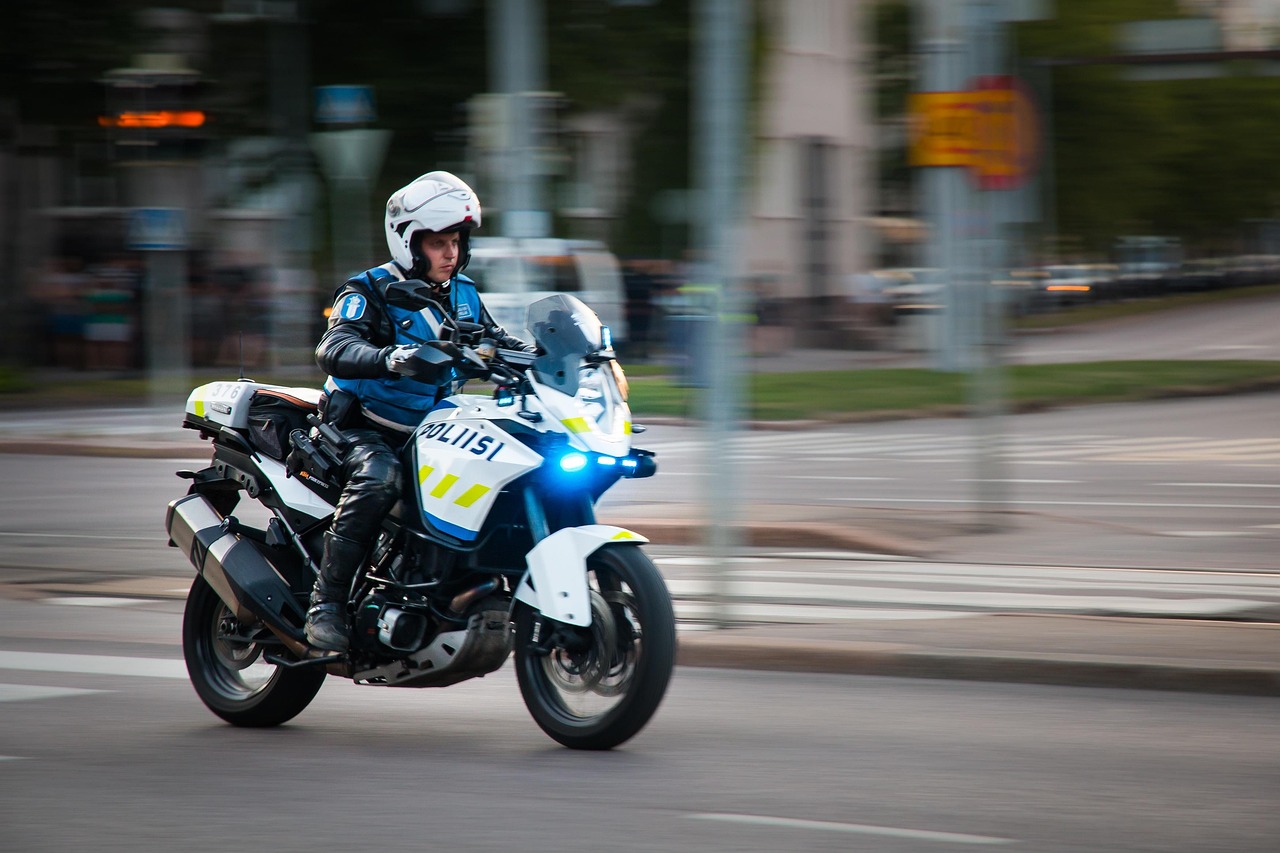 “ktm1290” ktm1290和水鸟哪个好？
